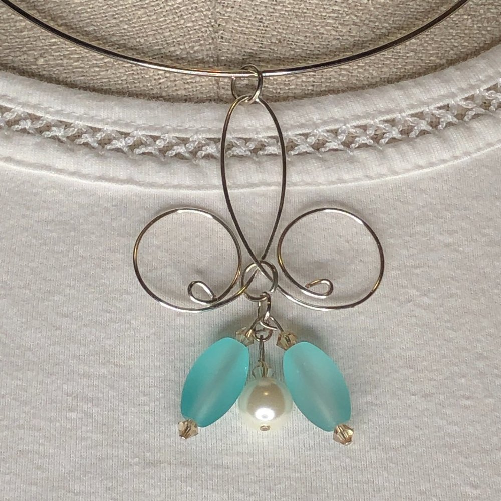 Lovely Silver Plated Trinity Pendant Necklace - Handmade